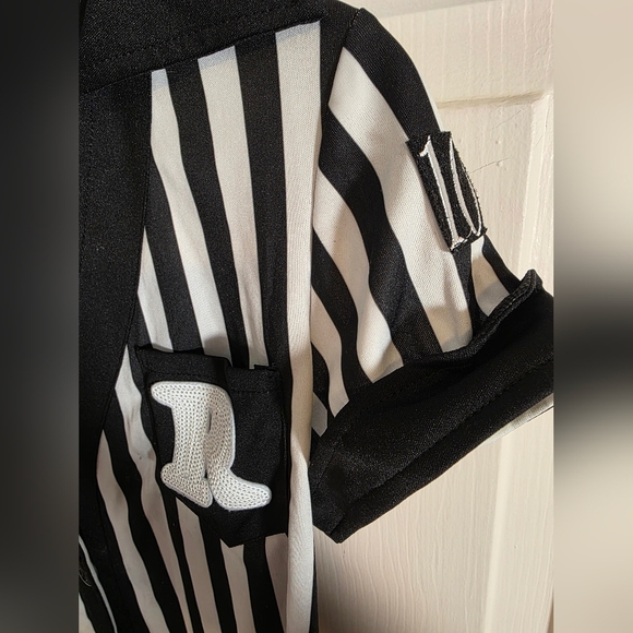 Spirit Halloween Referee Costume with Dress, Shorts and Hat Size Med - Picture 6 of 12